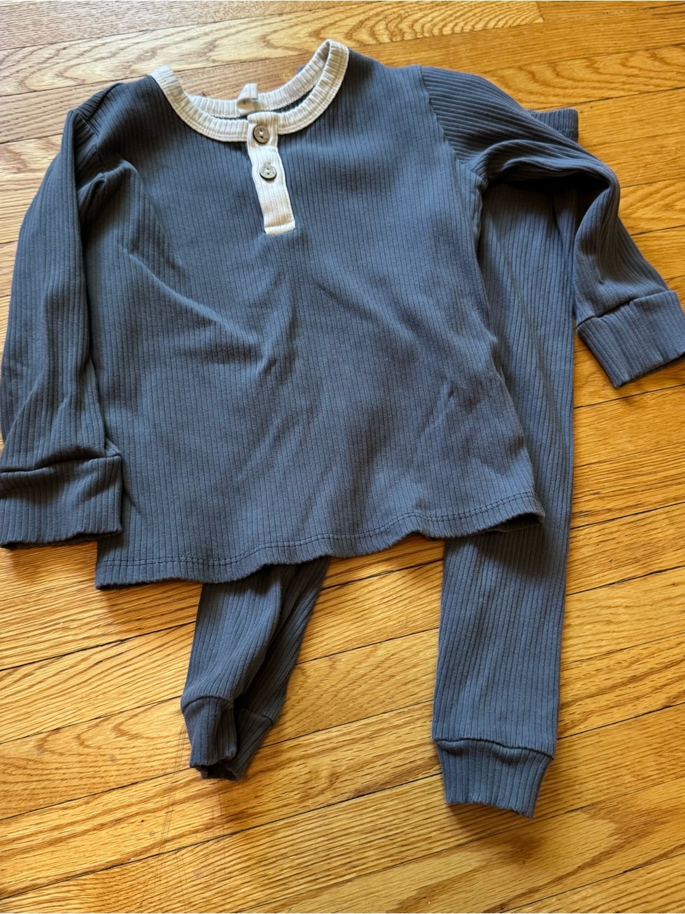 Quincy Mae Ribbed Lounge Set in Slate Blue with Cream Trim 2-3 years